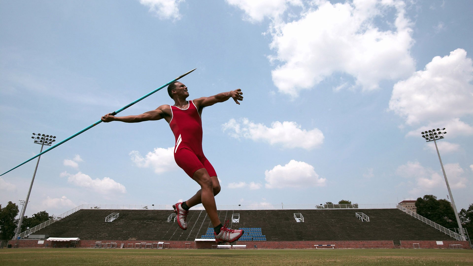 “多维传感技术赋能投打精度，极限速度与旋转分析究竟能带来什么变革？”